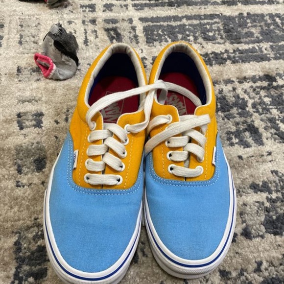 Vans - Picture 2 of 4